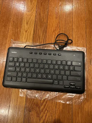 WIRED KEYB LIGHTNING CONNECTOR